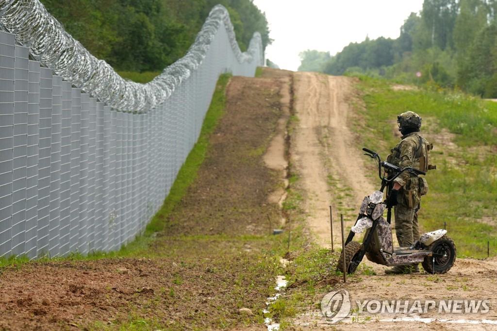 나토 동부전선 일촉즉발…폴란드, 벨라루스 국경에 병력 증파