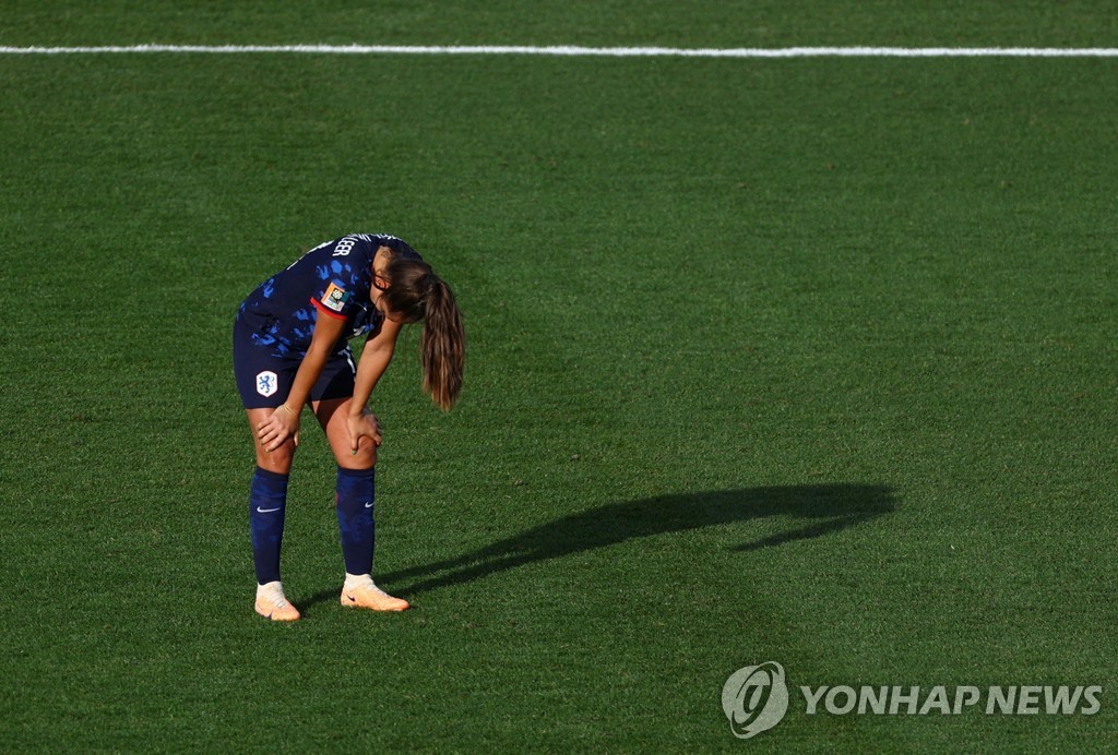 [여자월드컵] '통한의 PK 실축' 일본 탈락…FIFA 랭킹 3위 스웨덴, 4강으로(종합)