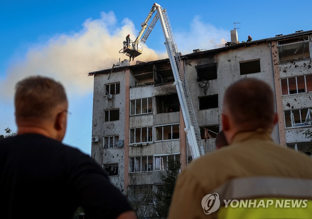 러, 우크라 후방에 대규모 공습…스웨덴 기업 직원 3명 사망