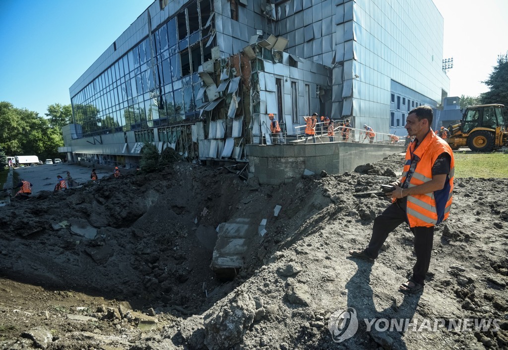 러, 우크라 후방에 대규모 공습…스웨덴 기업 직원 3명 사망