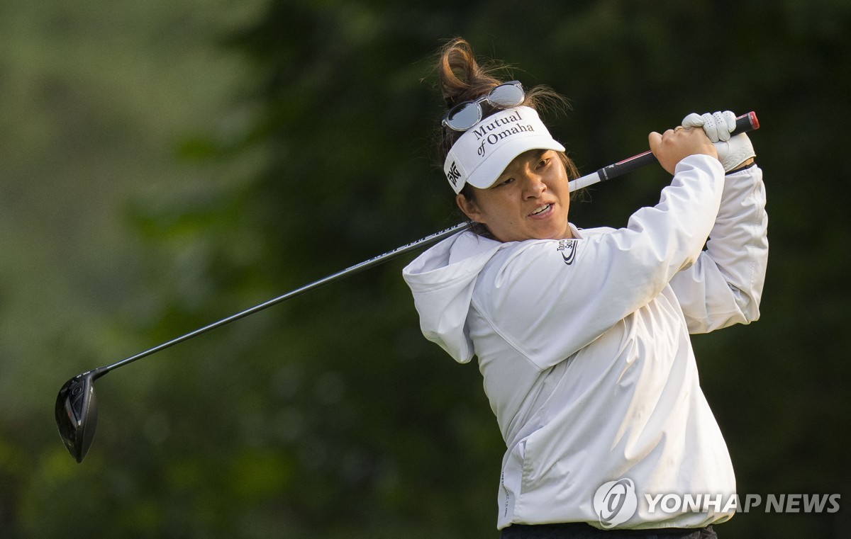 고진영, LPGA 투어 캐나다 대회 2R 공동 3위…선두와 2타 차(종합)