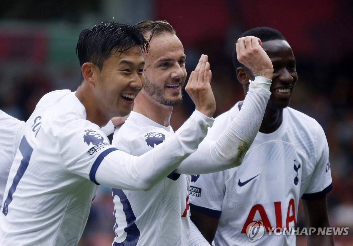 손흥민, 측면·중앙 누비며 풀타임…토트넘, 본머스 2-0 완파