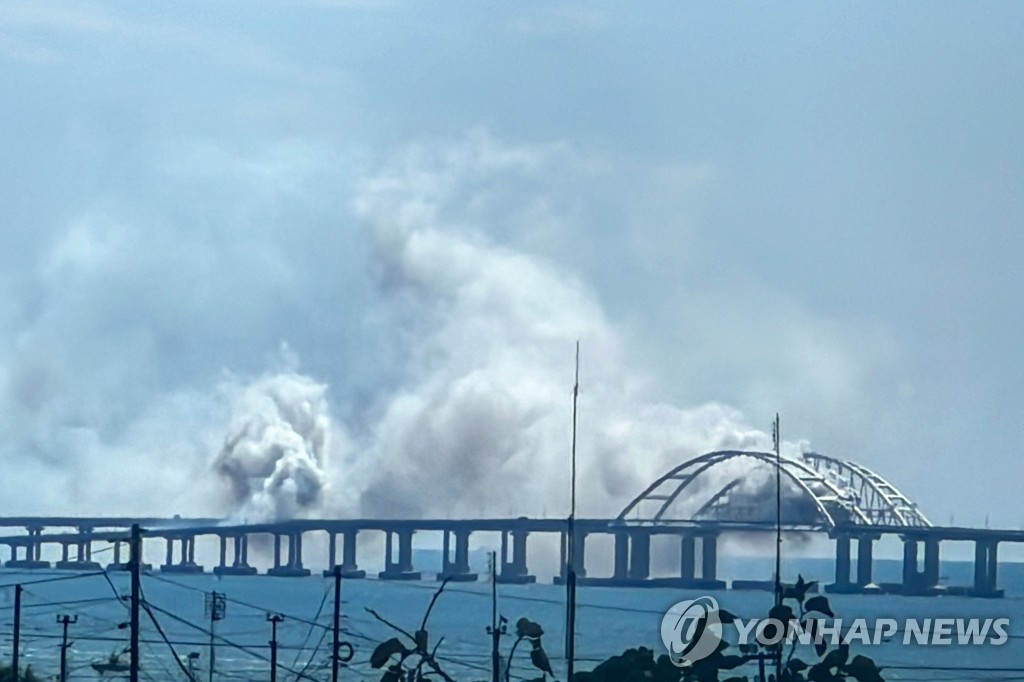 헤르손의 비극…러 포격에 '생후23일 딸·12살 아들' 일가족 참변