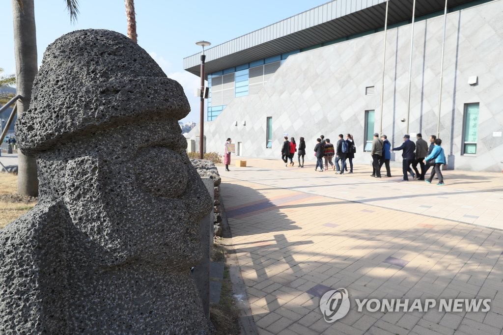 '中 단체여행 허용 단 하루만에' 크루즈선 53척 제주 기항 예약