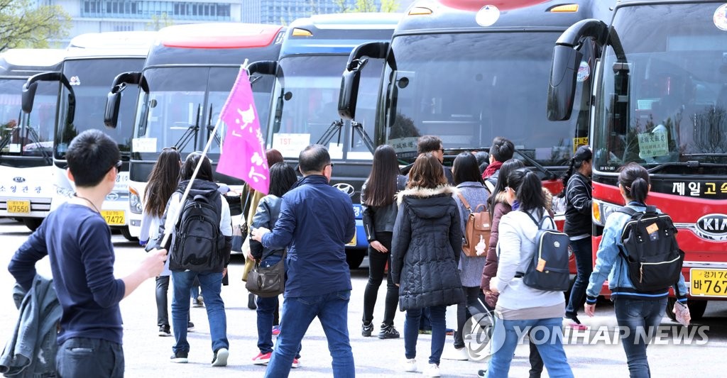 중국인의 한국 단체관광, '사드 보복' 후 6년 만에 완전 허용(종합)