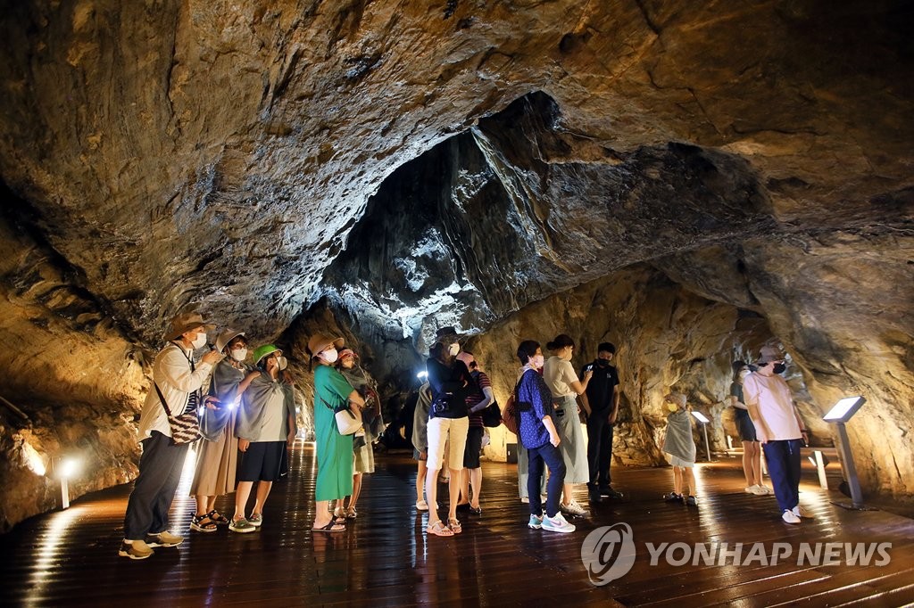 폭염에 평창 광천선굴 피서 관광지로 떴다…하루 최다 방문 기록