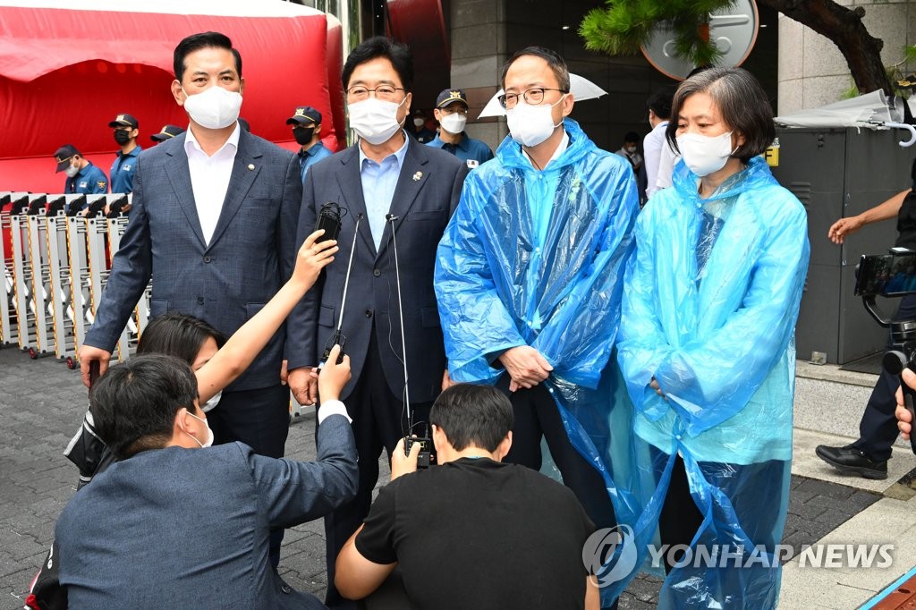 野을지로위 "尹정권, 민주당 무능이 낳은 것…아주 오만했다"