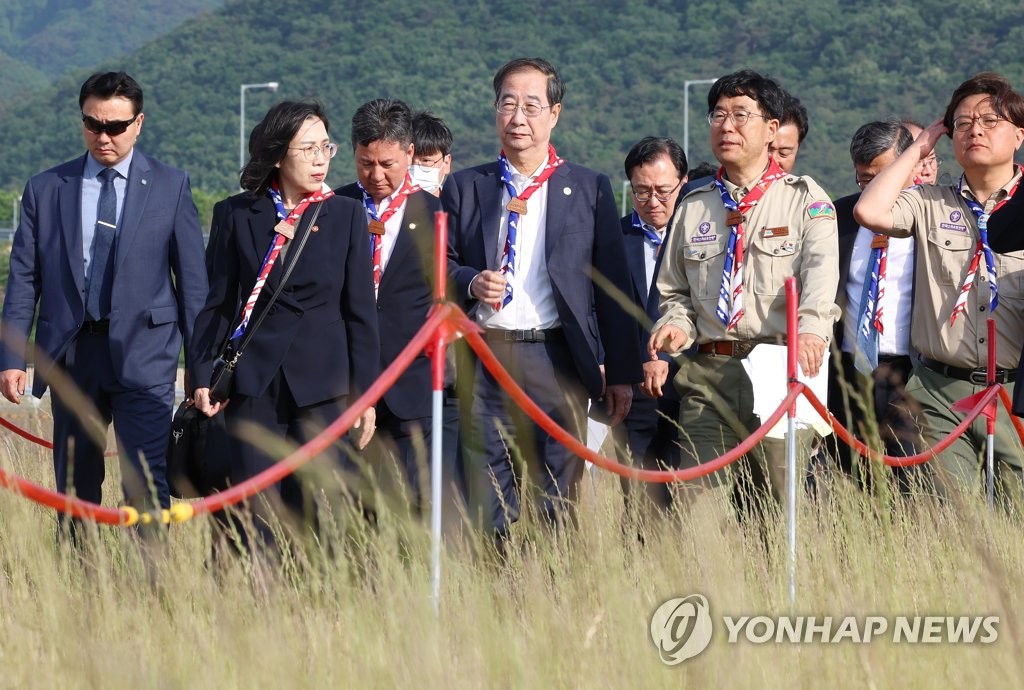 한총리 "잼버리 온열질환 유발 행사 최소화"…국조실장도 현장行(종합)