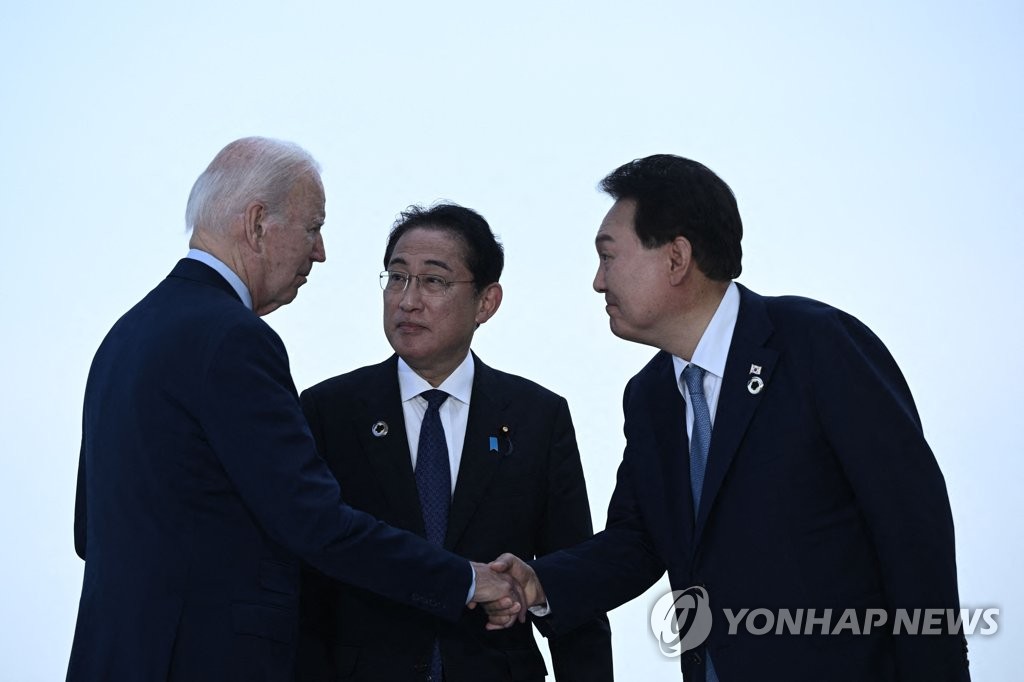 외신 "바이든, 한일간 돌파구 통해 한미일 새시대 공고화 추구"