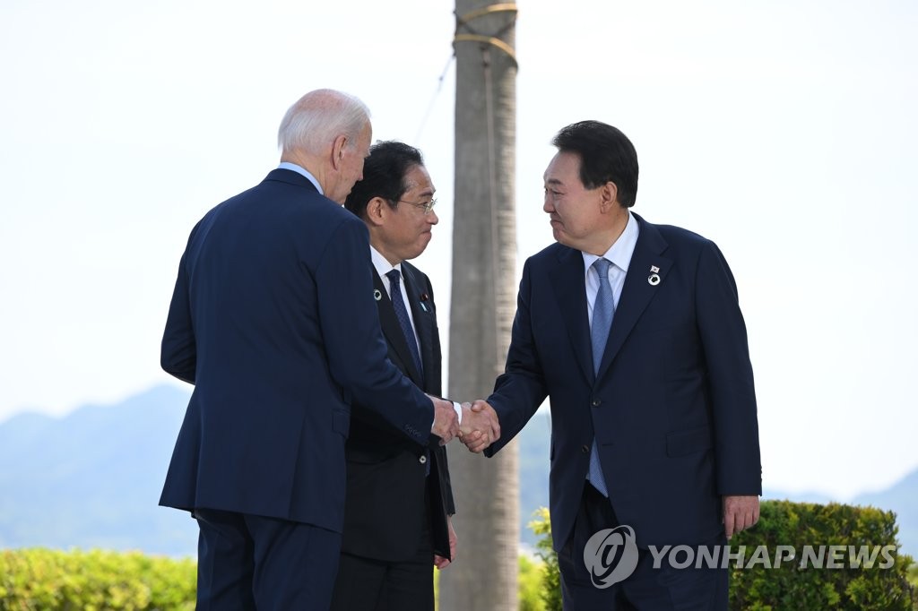 부친상 치른 尹대통령, 한미일 정상회의 참석차 美 출국(종합)