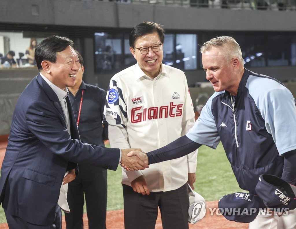 갈 길 잃은 롯데의 '프로세스'…운명의 시간이 다가온다