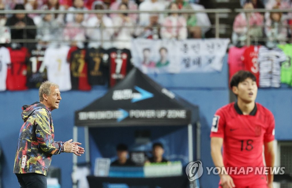 클린스만 감독, 생일 맞아 출국…이어 새 시즌 맞는 유럽파 점검