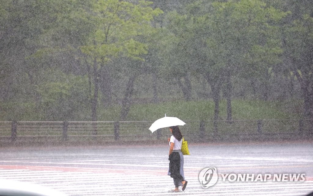 부산·울산·경남 흐리고 비…낮 최고 30∼32도