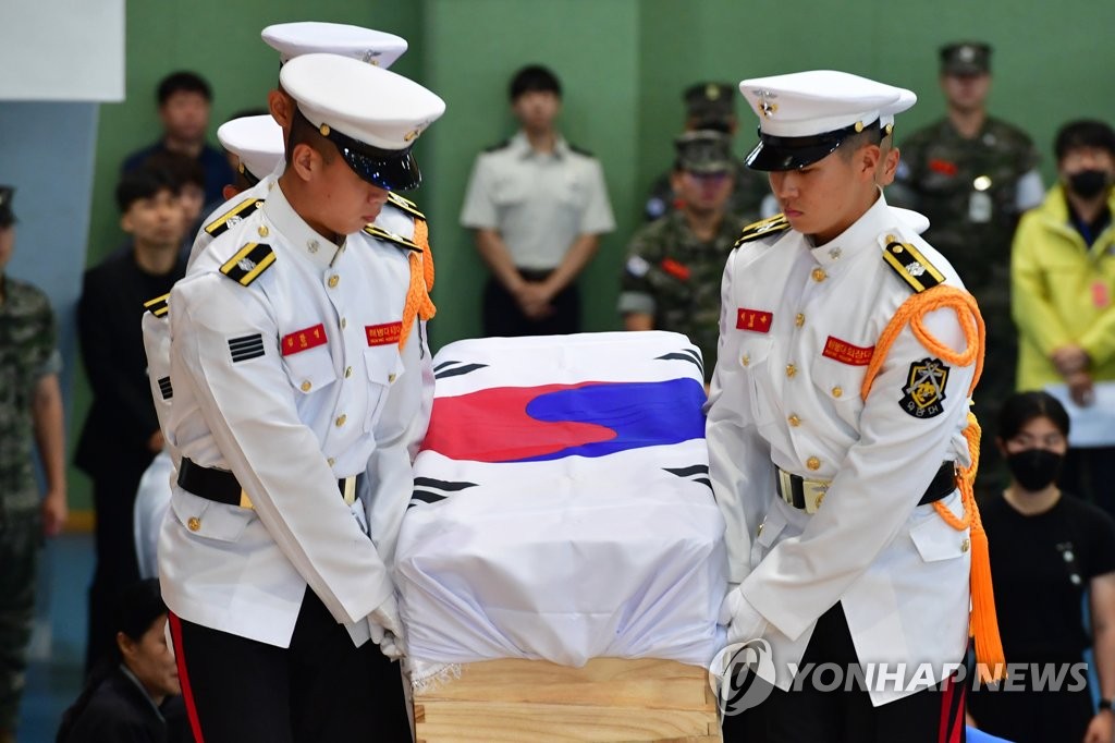 채상병 사건서 '해병대는 손떼라'…직할 수사기관에 넘긴 국방부