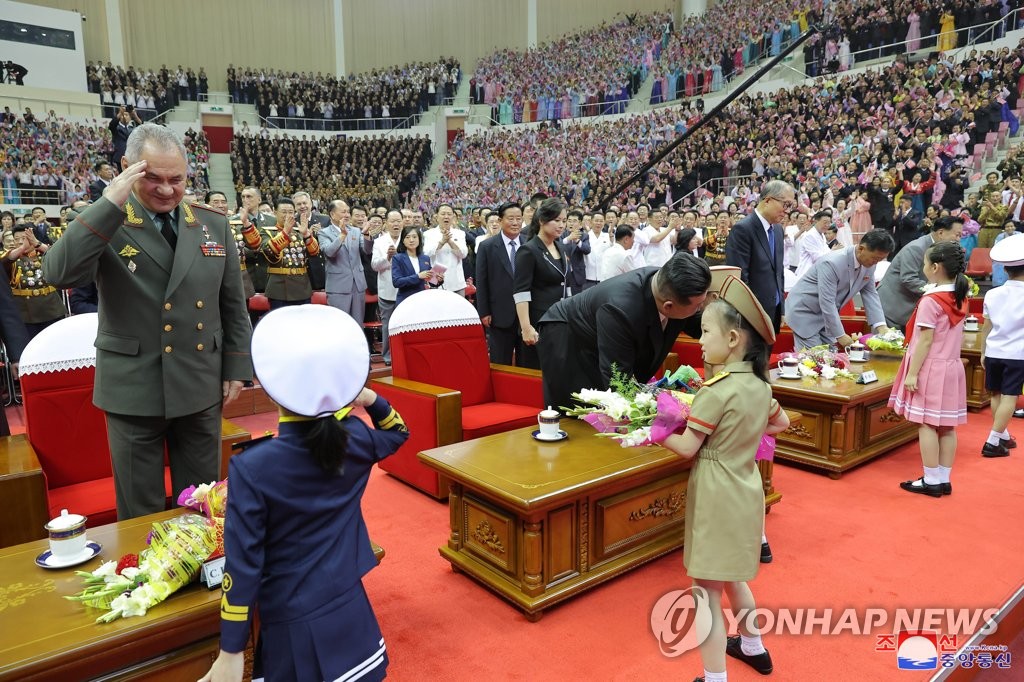 북한 국경개방 본격화하나…블라디보스토크행 운항 재개 예고