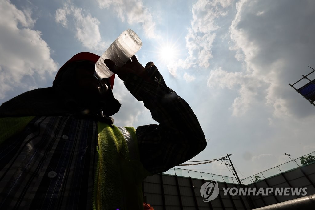 혹독한 폭염에 경기 온열질환 21명 추가 발생…누적 300명 넘어