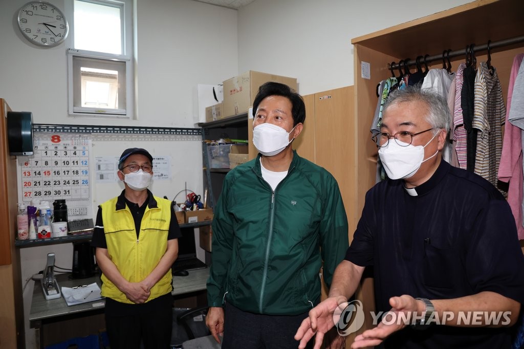 오세훈, 폭염 공사장·노숙인시설 현장점검…"각별히 신경"