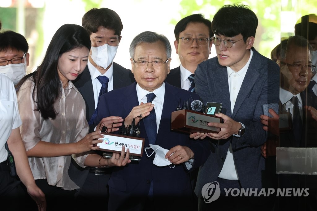 박영수, 두번째 구속심사 "번번이 송구…있는 그대로 말하겠다"