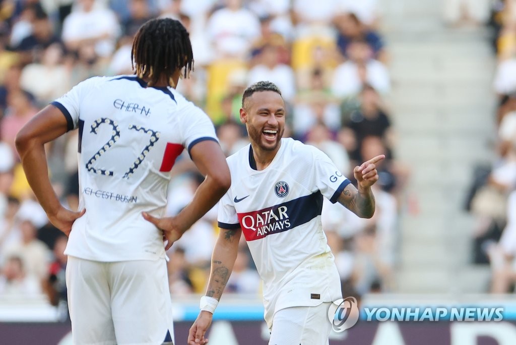 네이마르 멀티골·이강인 교체투입…PSG, 전북에 3-0 승리