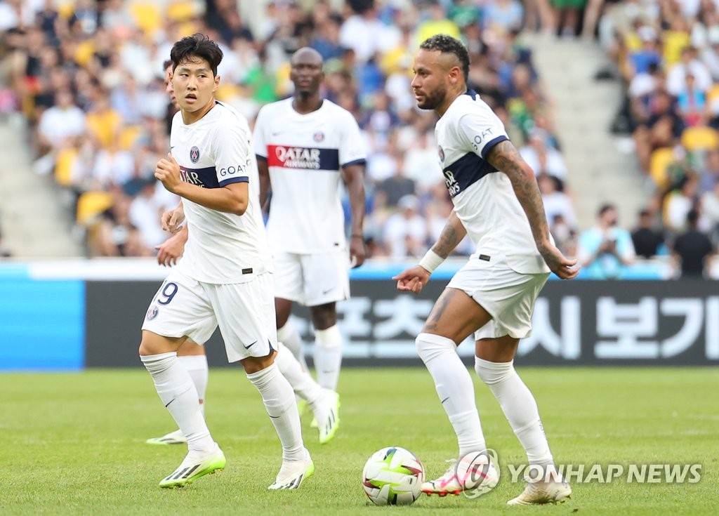 네이마르 멀티골·이강인 교체투입…PSG, 전북에 3-0 승리