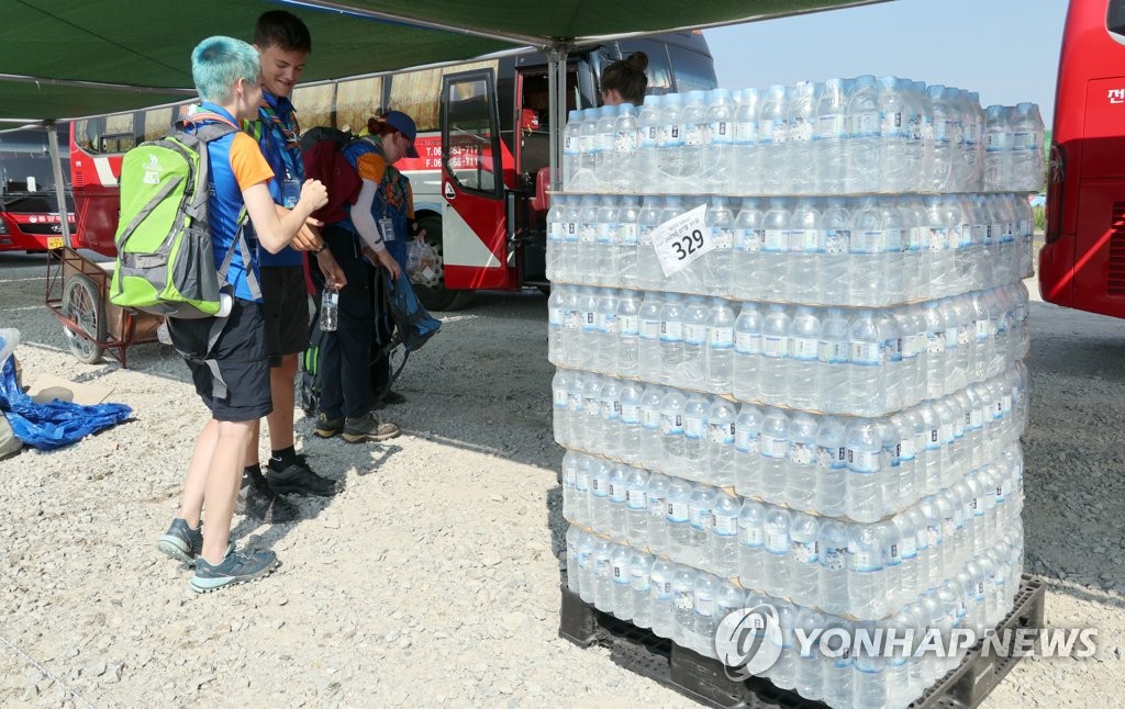 무제한 냉동생수·쿨링버스 254대…잼버리에 인력·물품 집중(종합)