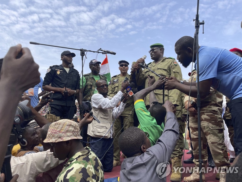 서아프리카공동체 긴급정상회의…"니제르 사태 외교해법이 우선"(종합)