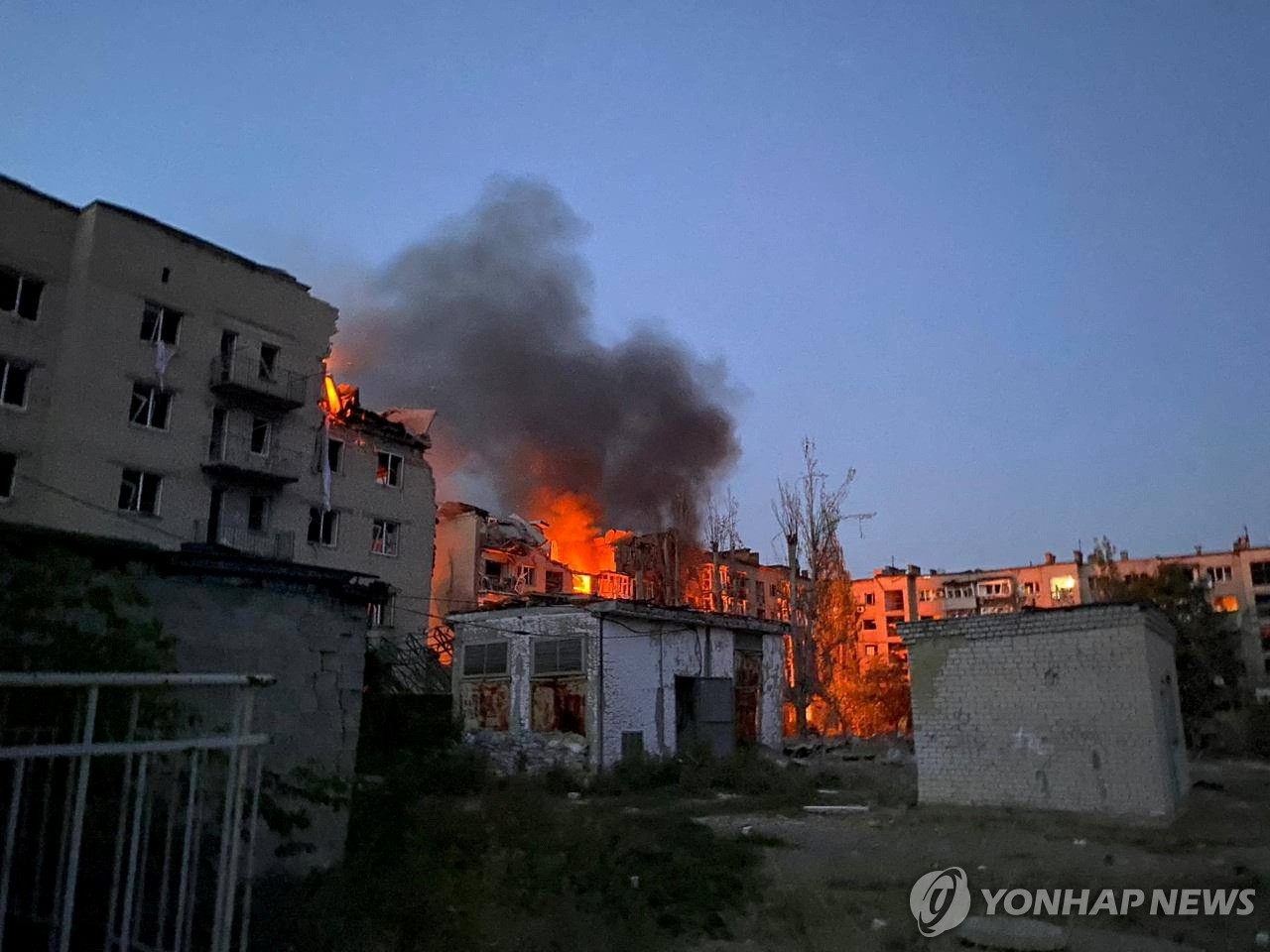 러, 우크라 민간인 수십명 사상 이튿날 "군 지휘소 타격" 주장