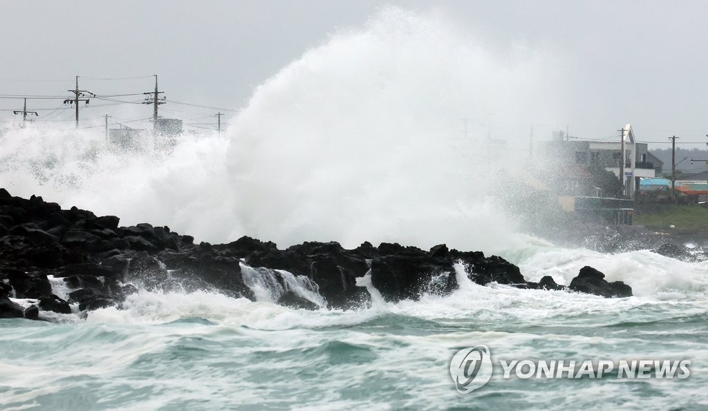 [태풍 카눈] 완도 360㎞ 접근에 광주·전남 긴장…사전대응 분주