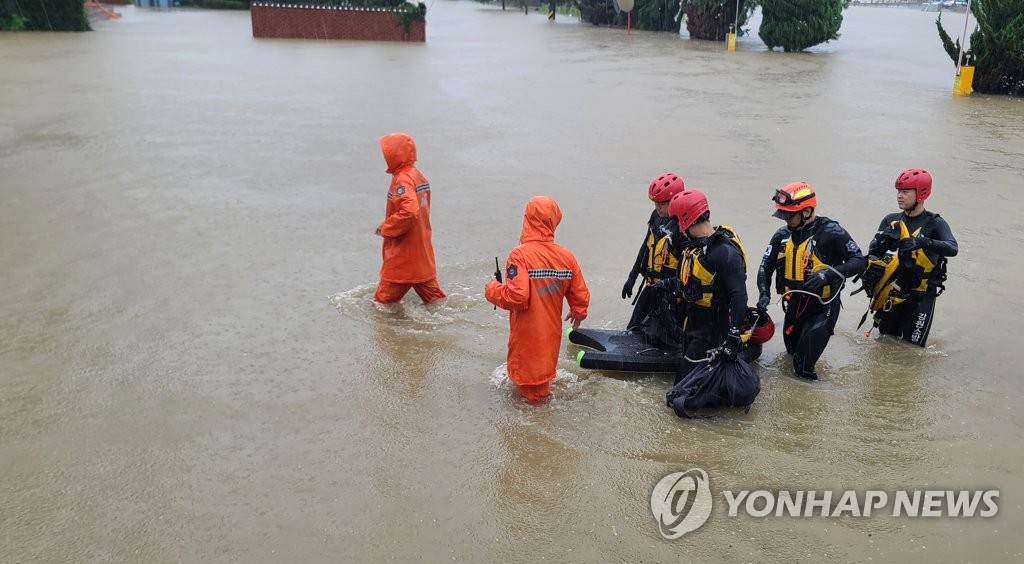 태풍 한반도 '강타'…1명 사망·1명 실종에 인명구조 사례 속출(종합)