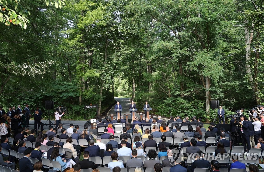 바이든 "한미일 동반자 관계 새 장…위기대응 핫라인 구축"(종합)