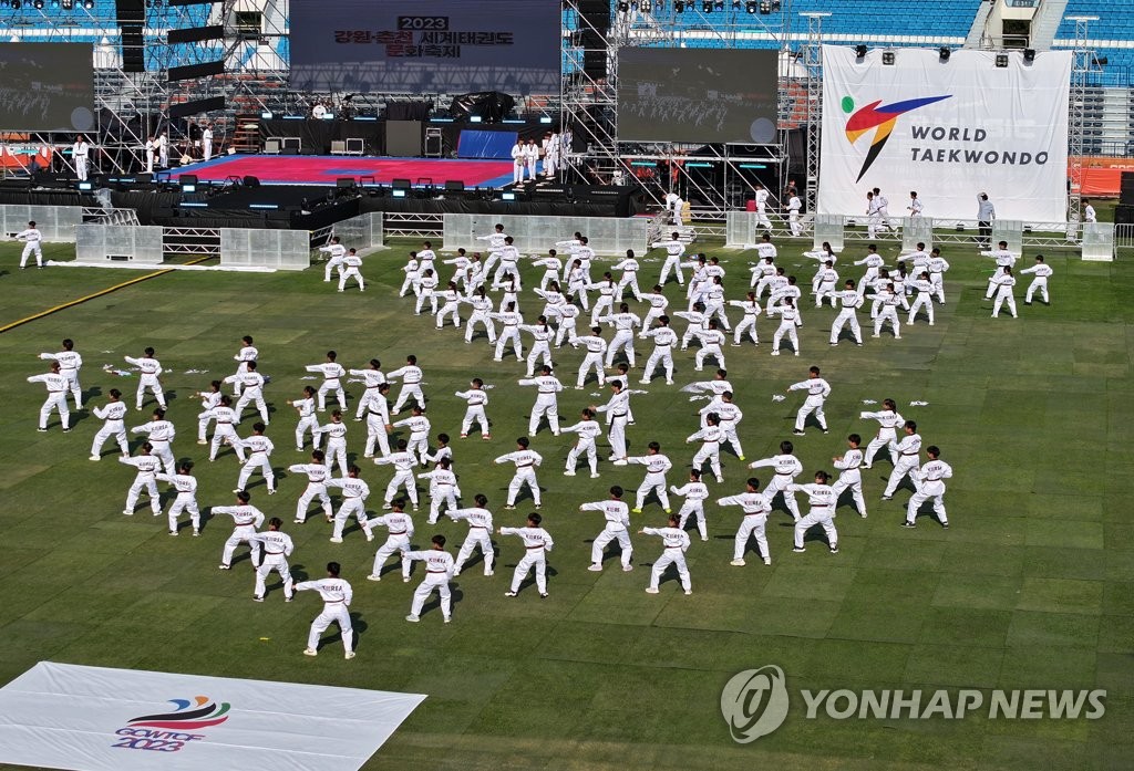 강원·춘천태권도문화축제 3일째 폭염 속 열전…야간경기 전환