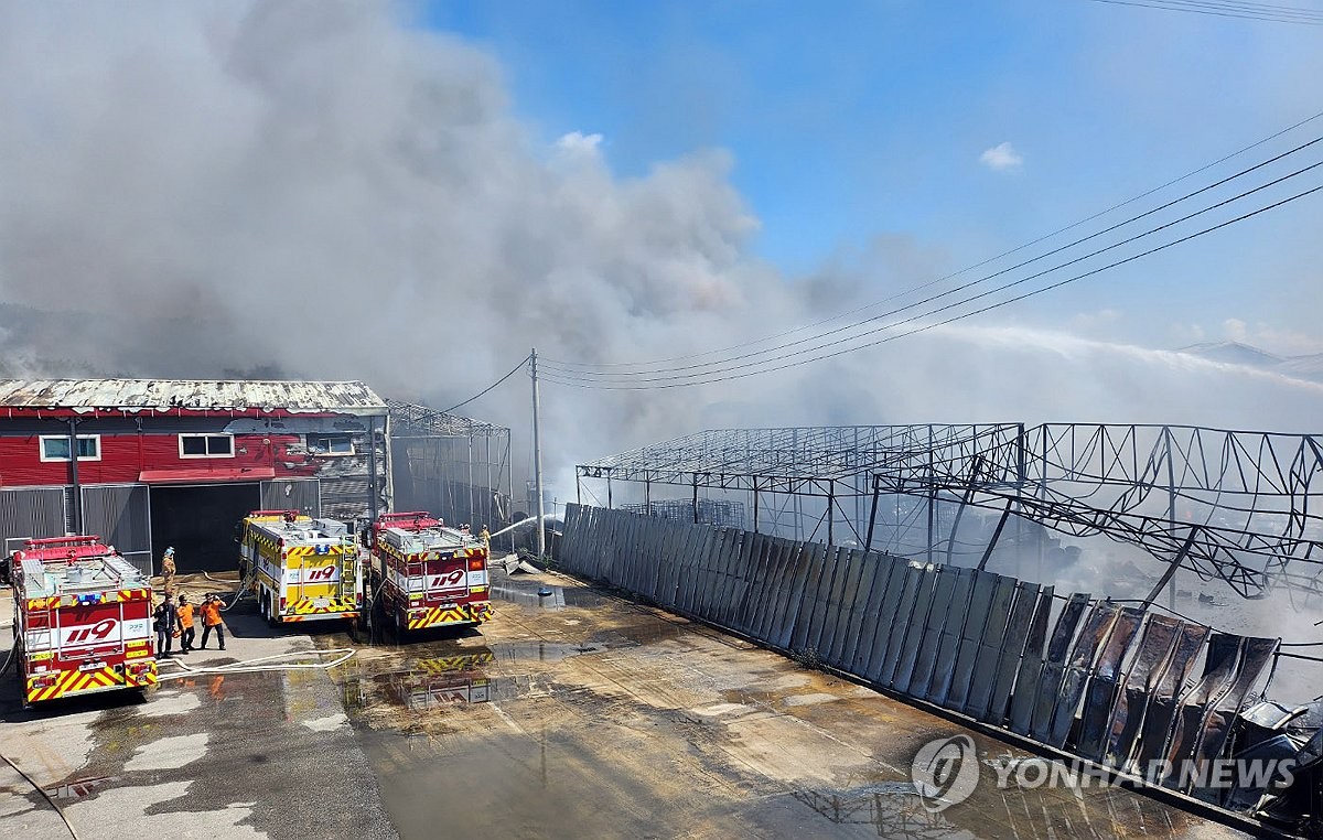 행안부 장관 "화성 자원순환시설 화재 진압에 총력 다할 것"