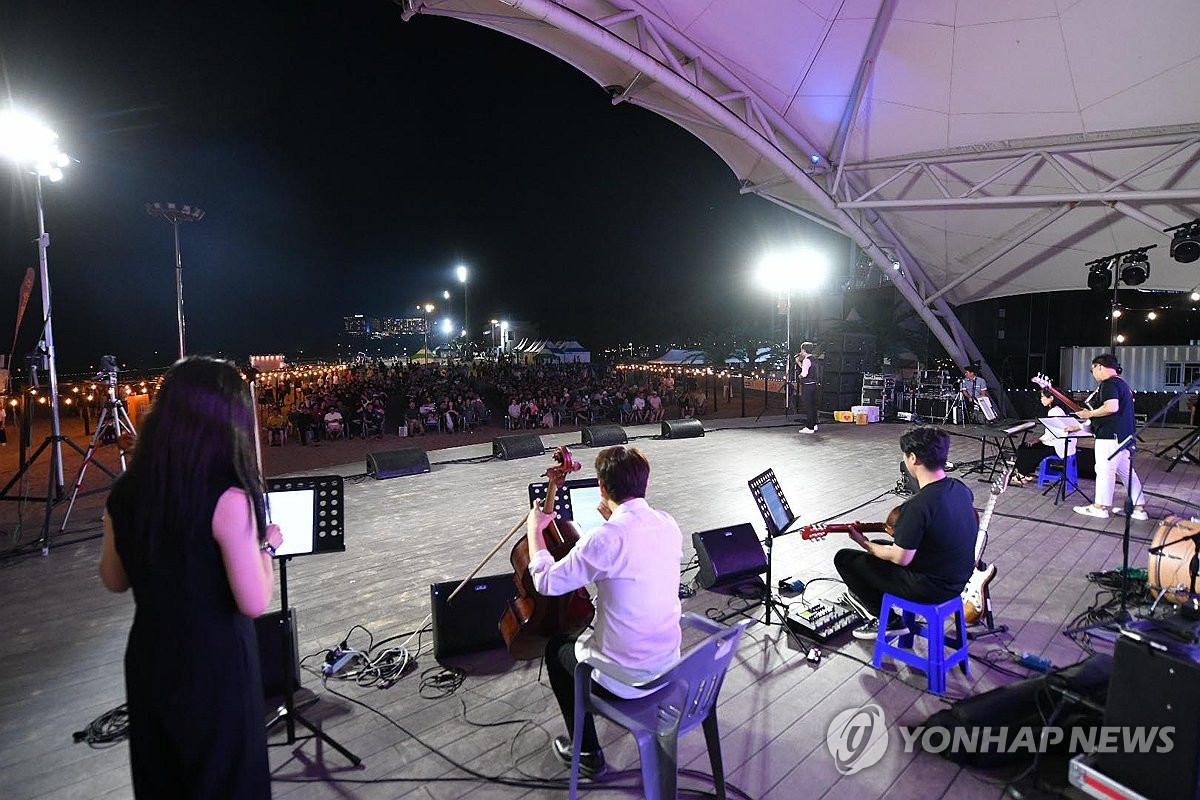 '굿바이 썸머' 속초해수욕장 폐장…올여름 73만명 방문