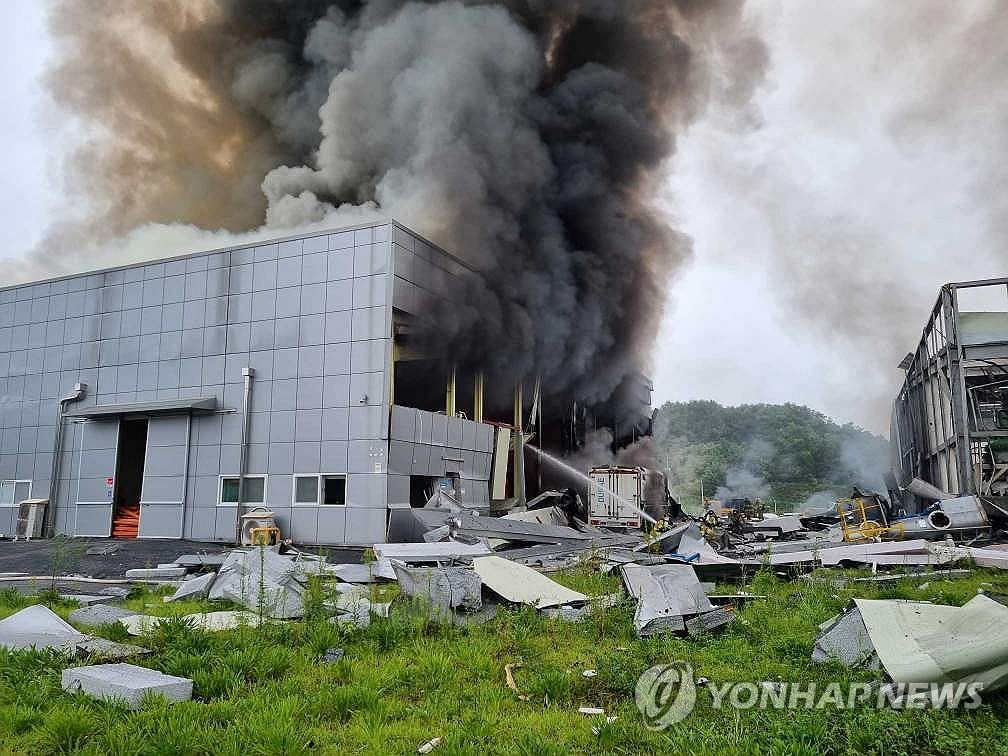 영월 화장품 원료공장서 불…소방 대응 1단계 진화 중