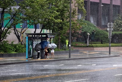 "태풍 접근 대비"…서울시, 퇴근시간 버스·지하철 운행 늘려