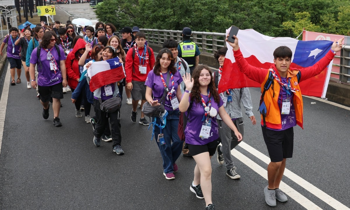 11일 마포구 상암동 서울월드컵경기장 인근에서 2023 새만금 세계스카우트잼버리에 참가한 대원들이 카지노 미국과 K팝 슈퍼 라이브 콘서트를 보기 위해 경기장으로 향하고 있다. 사진=연합뉴스