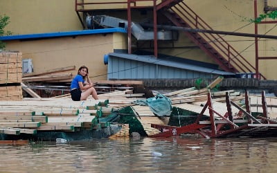 中, 일주일간 내린 폭우에 사망·실종 111명…피해 집계도 어려워