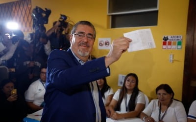[속보] AFP "과테말라 대선, 1차 2위 '親중국 좌파' 당선 이변"