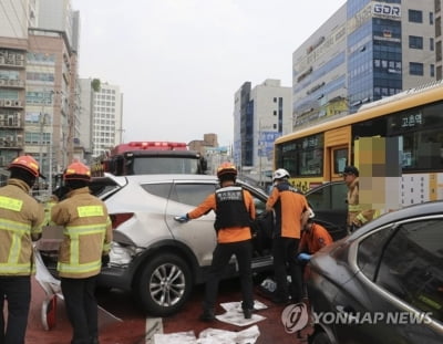 '18명 사상' 김포 교통사고 가해차량 50대 운전자 사망