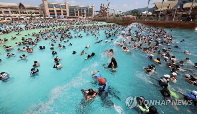 [날씨] 체감 33도 웃도는 폭염…내륙 곳곳 소나기