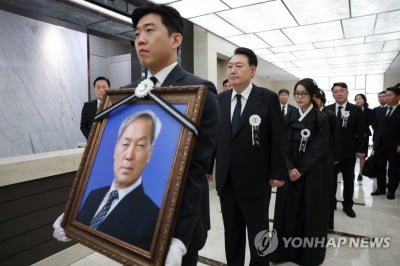 故 윤기중 교수 영면…尹대통령 "애도해준 모든 분께 감사"(종합)