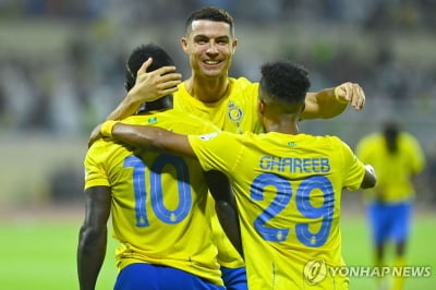 사우디 프로축구 호날두 해트트릭…알나스르 5-0 대승