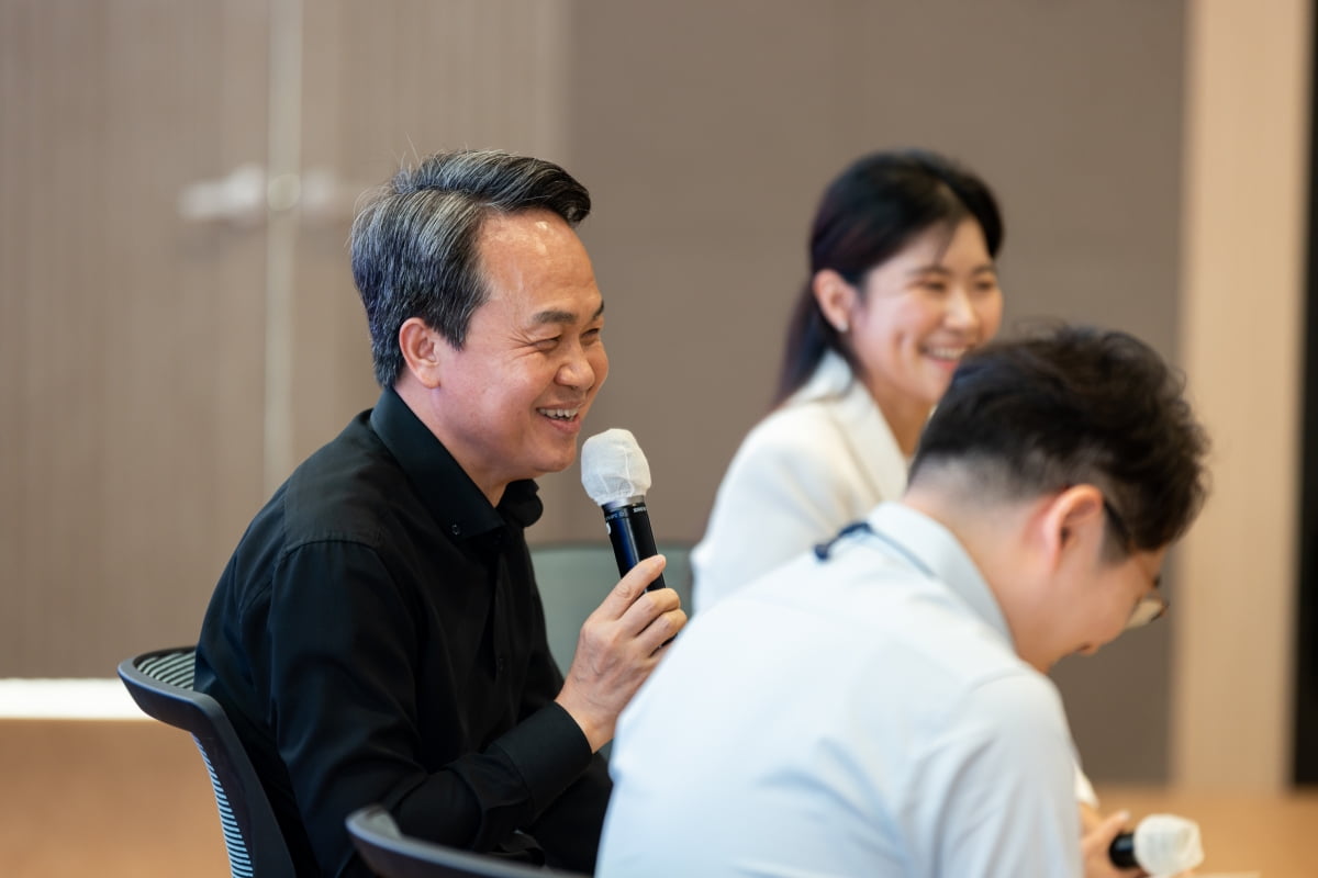 진옥동 신한금융 회장 "정도 경영에는 인내가 필요"