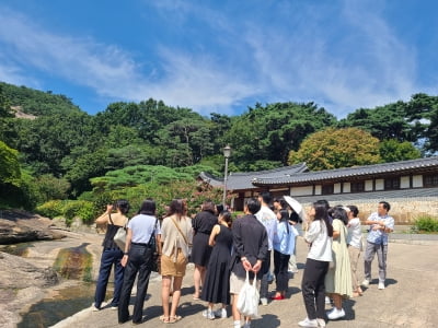 프라이빗 도슨트에 석파정까지...두 번 즐기는 '요시다 유니' 전시