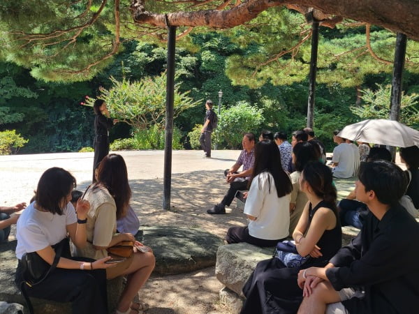 프라이빗 도슨트에 석파정까지...두 번 즐기는 '요시다 유니' 전시