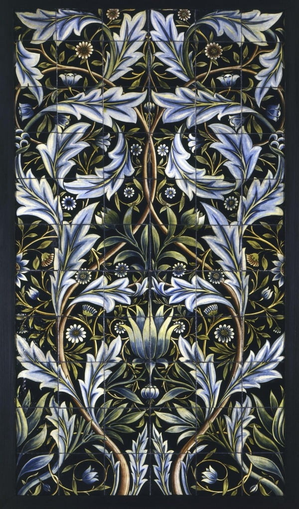 타일 패널, 1876년, 디자인: 윌리엄 모리스, 제작: 윌리엄 드 모건, 1600 x 915 mm,   빅토리아 앤 알버트 뮤지엄, 런던 
