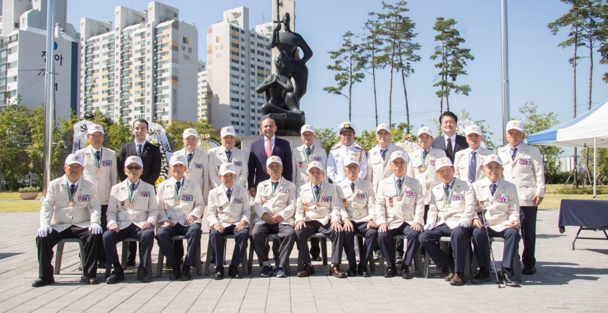 주한 콜롬비아 대사, 정용석 17보병사단 부사단장, 박용주 인천보훈지청장, 강용희 6·25 참전유공자회 인천시지부장 등이 참석한 인천 서구의 콜롬비아 참전 추념 행사. 서구청