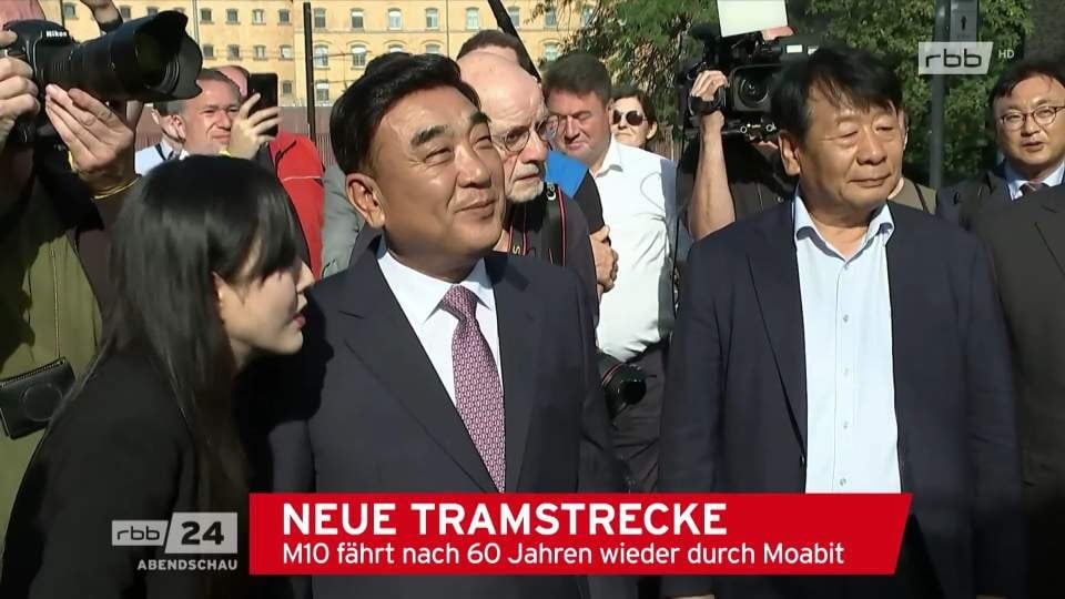 베를린 브란덴부르크 독일 국영 방송사(rbb)가 9일 메인 뉴스에 김두겸 울산시장의 베를린 트램 노선 준공식 참석 소식을 전했다. rbb 방송 캡처