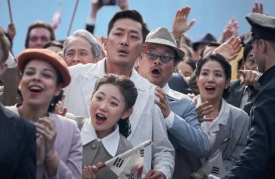 "한국인에게 성조기 달고 뛰라는게 마라톤 정신이냐" 일갈한 손기정…영화 '1947 보스톤' 