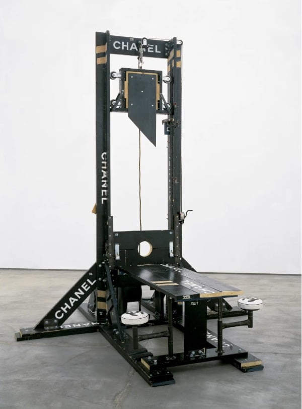 톰 삭스, Chanel Guillotine, 1998